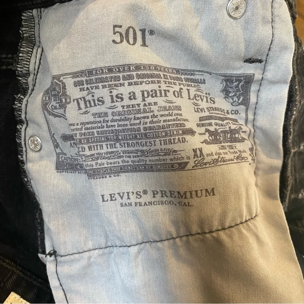 LEVI’S 501 Black Distressed Rip Raw Hem Denim Shorts Size 25